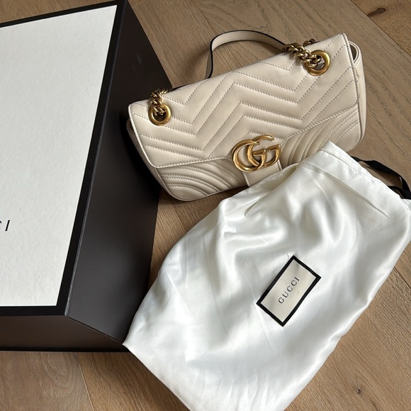 Gucci medium marmont bag - Picture 14 of 17